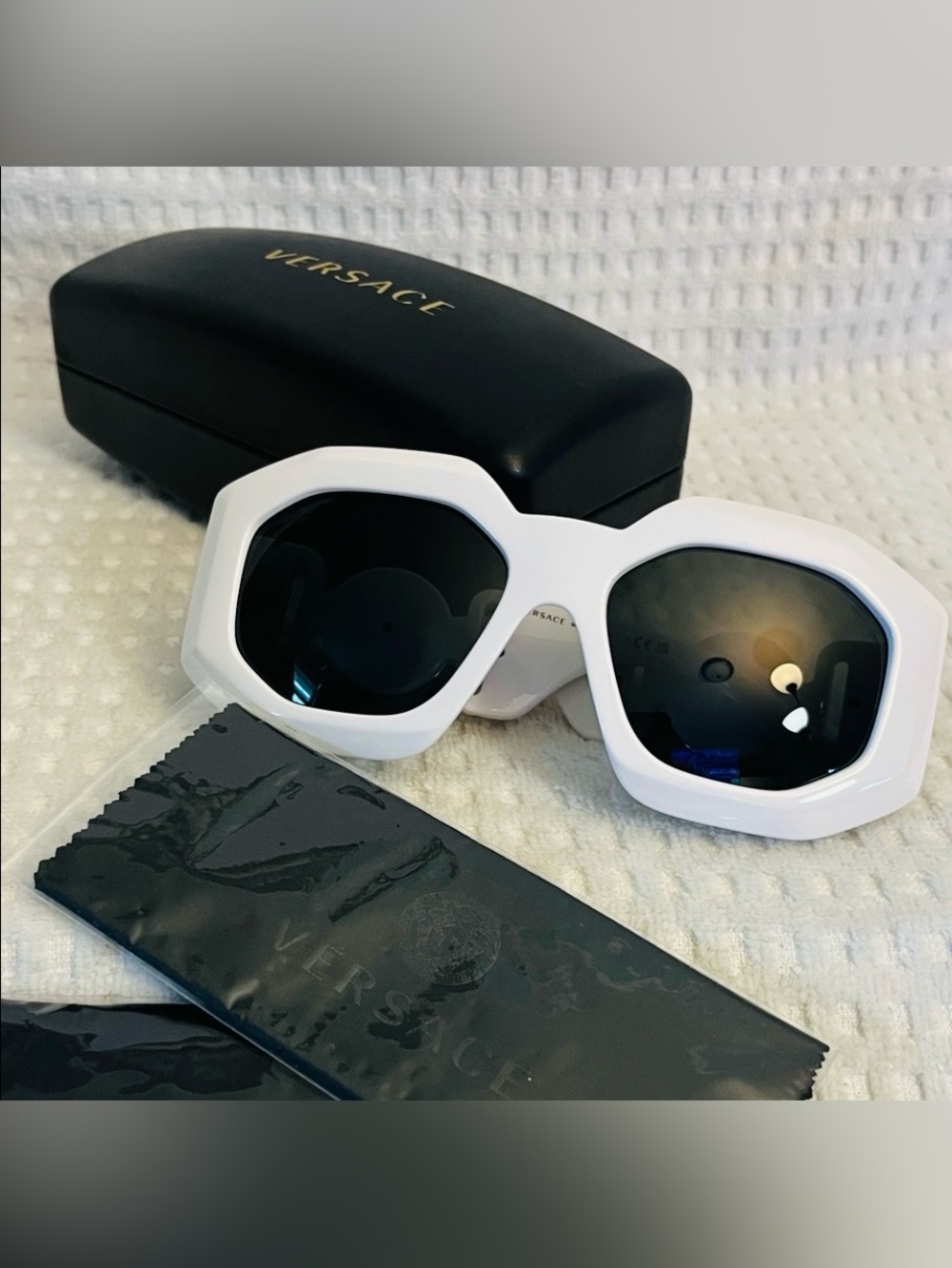 Versace Maxi Medusa Biggie Sunglasses - Picture 8 of 10